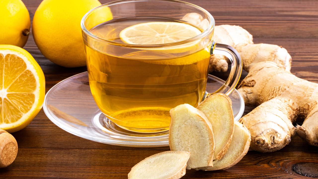 O chá natural que refresca no calor, aquece no frio e ainda ajuda na digestão sem pesar na sua rotina