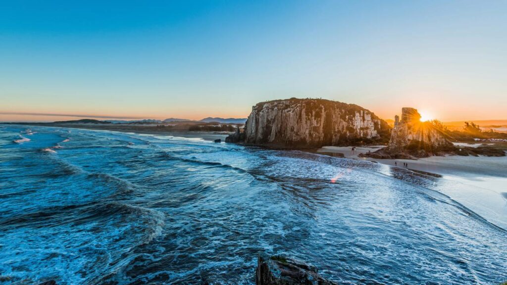 Essa cidade com a mais bela praia gaúcha virou o sonho de quem busca qualidade de vida