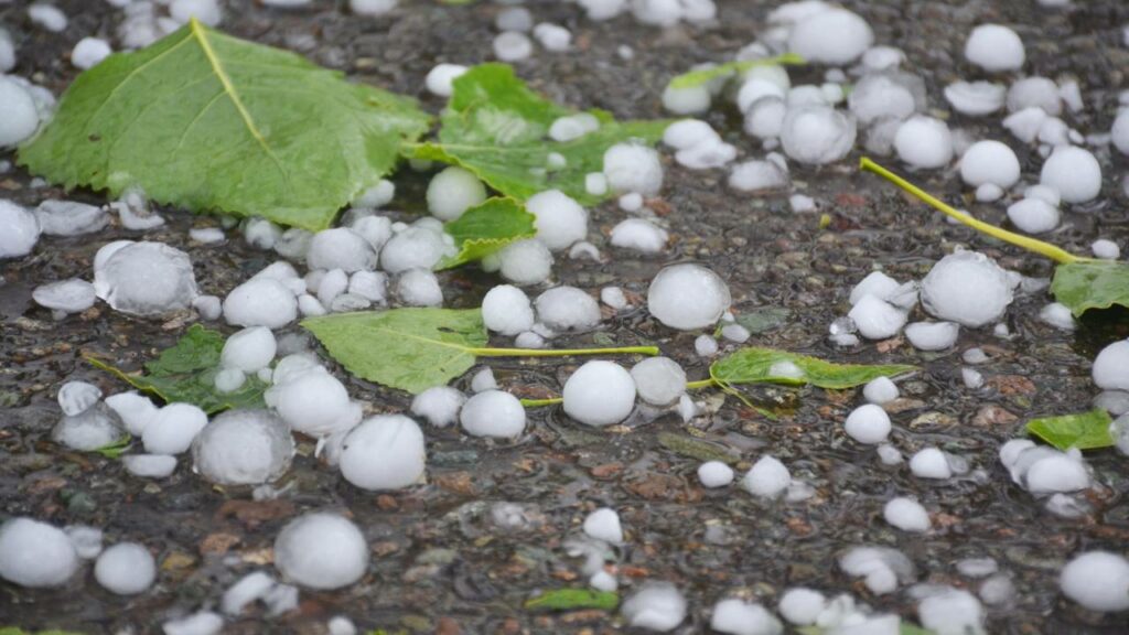 Por que chove granizo mesmo quando está muito calor