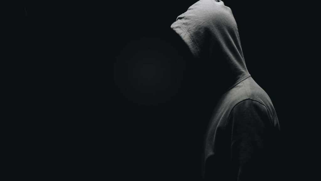 Golpistas visam os idosos por sua fragilidade e facilidade em ganhar confiança de estranhos - Créditos: depositphotos.com / AllaSerebrina