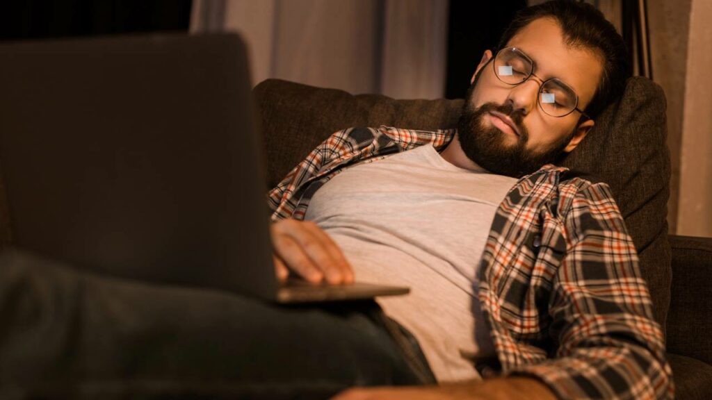 Resolver pendências quando o foco deveria ser o descanso acaba com o seu dia - Créditos: depositphotos.com / AllaSerebrina