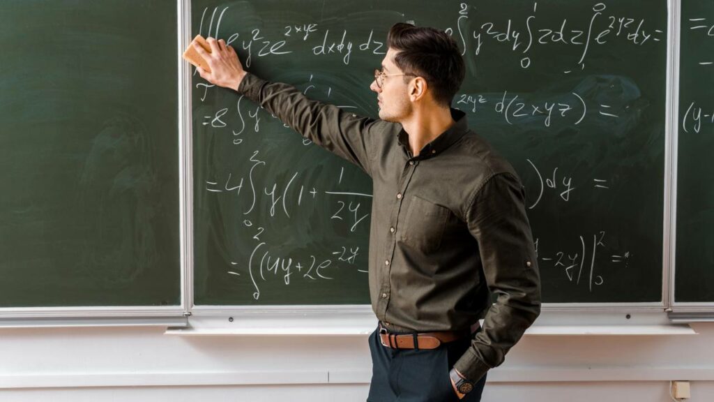 Homens inteligentes são mesmo parceiros melhores? A ciência revela