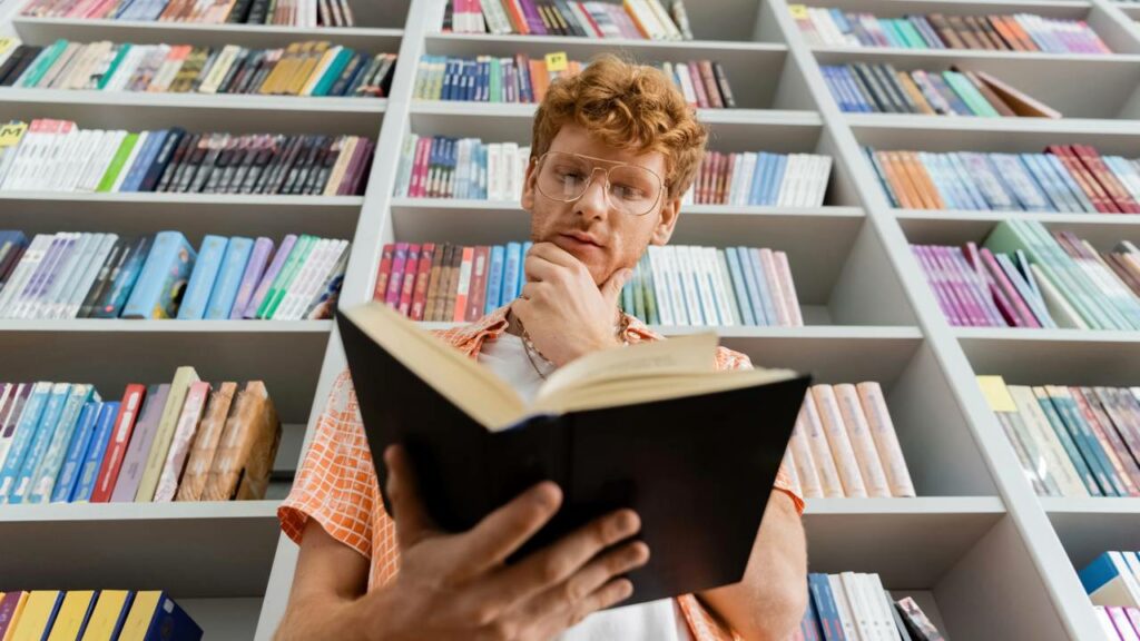 Homens inteligentes são mesmo parceiros melhores? A ciência revela