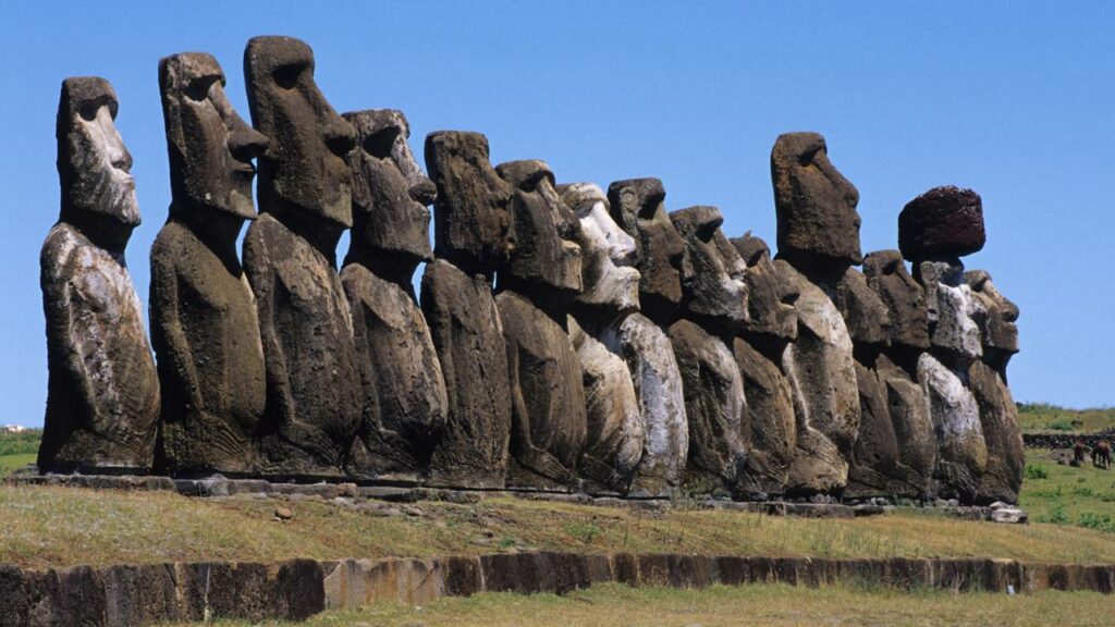 Estudo prova que moais da Ilha de Páscoa "andavam"