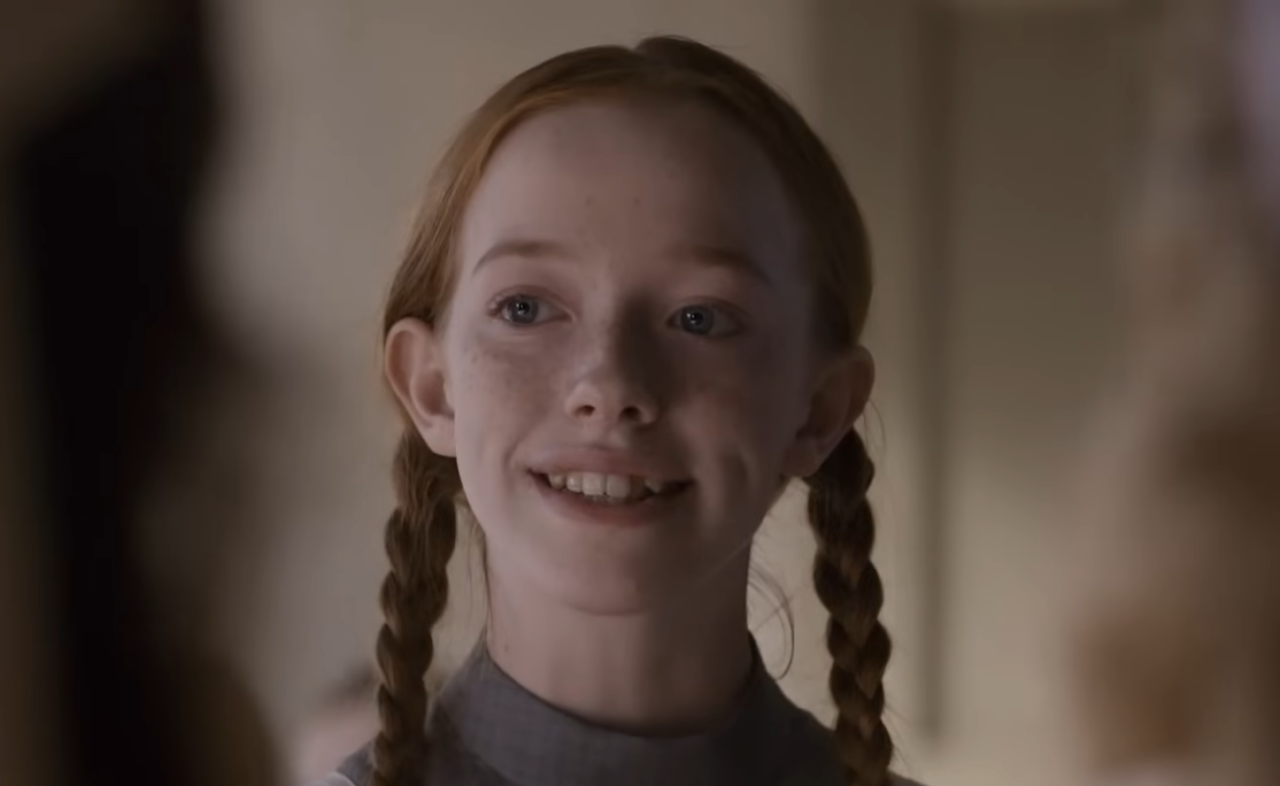 Conheça a série da Netflix que deu fama a Amybeth McNulty antes mesmo da chegada de Stranger Things