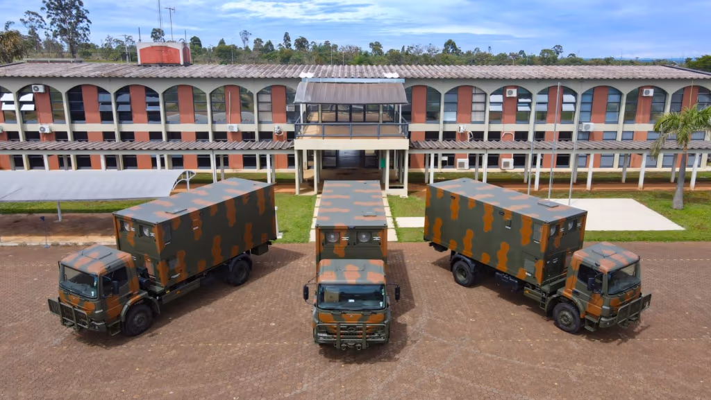 Exército Brasileiro recebe novos Centros de Comando e Controle Móveis para reforçar o SISFRON