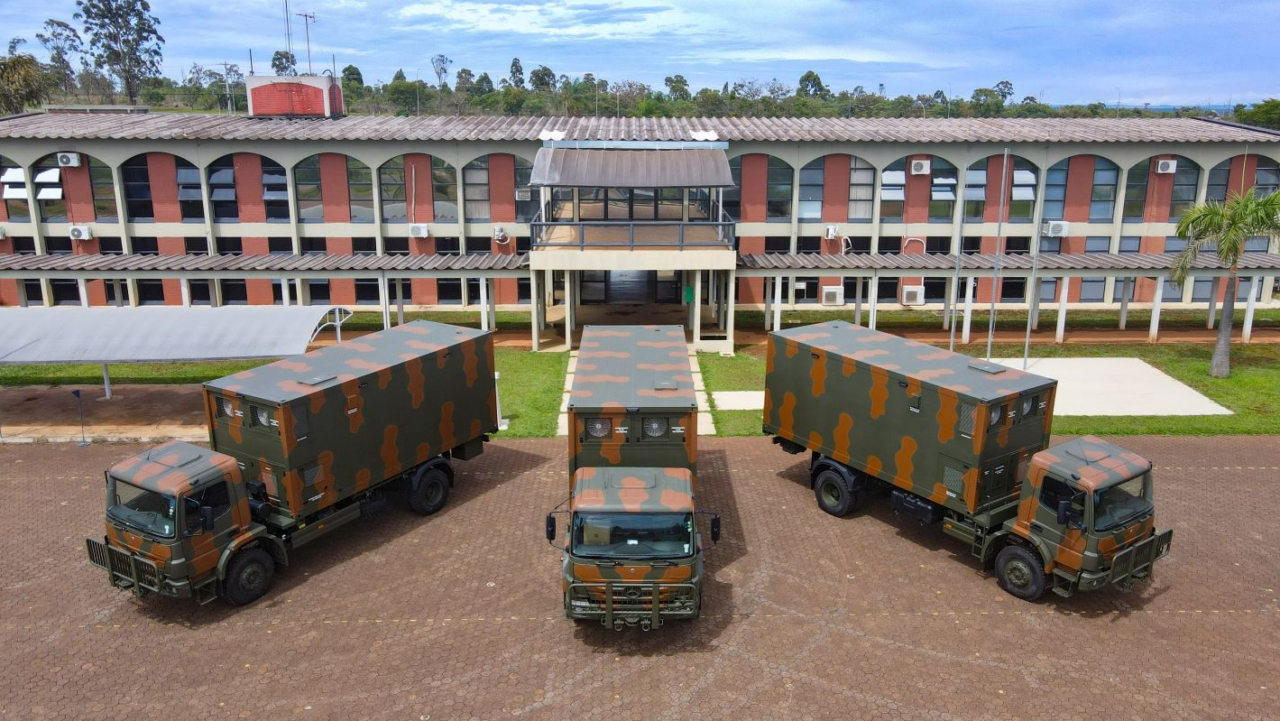 Exército Brasileiro recebe novos Centros de Comando e Controle Móveis para reforçar o SISFRON