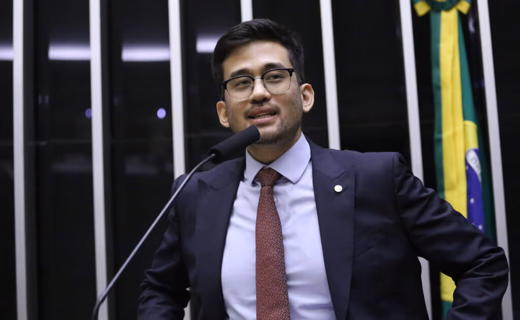 Kataguiri aciona STF para exigir instalação de CPMI do Banco Master