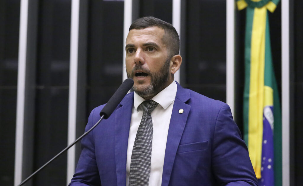 Alcolumbre pode incorrer em crime se não instalar CPMI do Master, diz Jordy