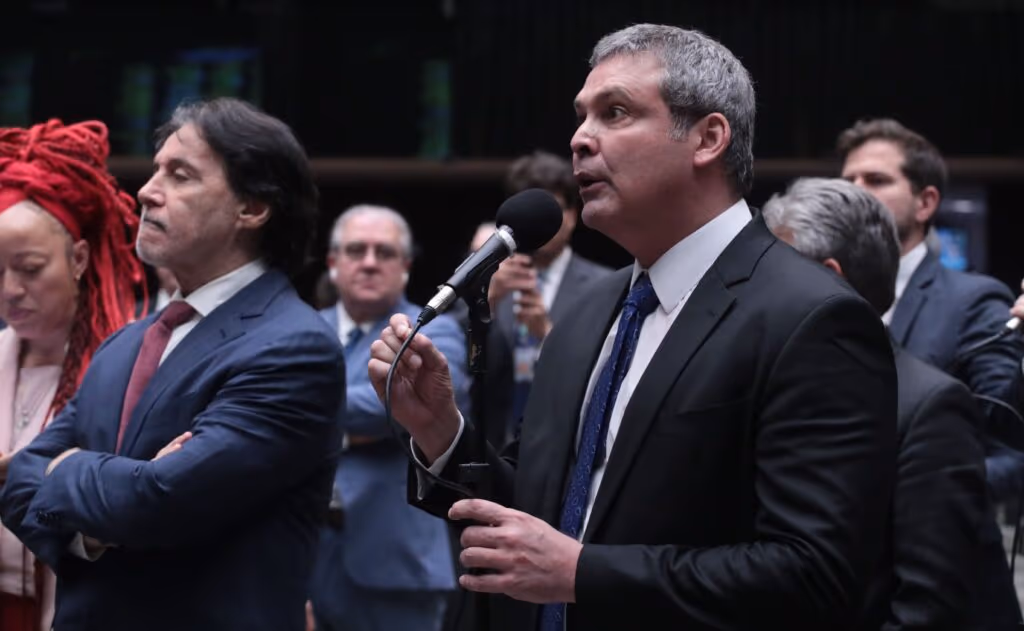 Lindbergh se antecipa e promete judicializar PL da Dosimetria