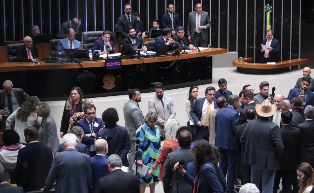 Câmara marca para a próxima semana votação para vaga no TCU