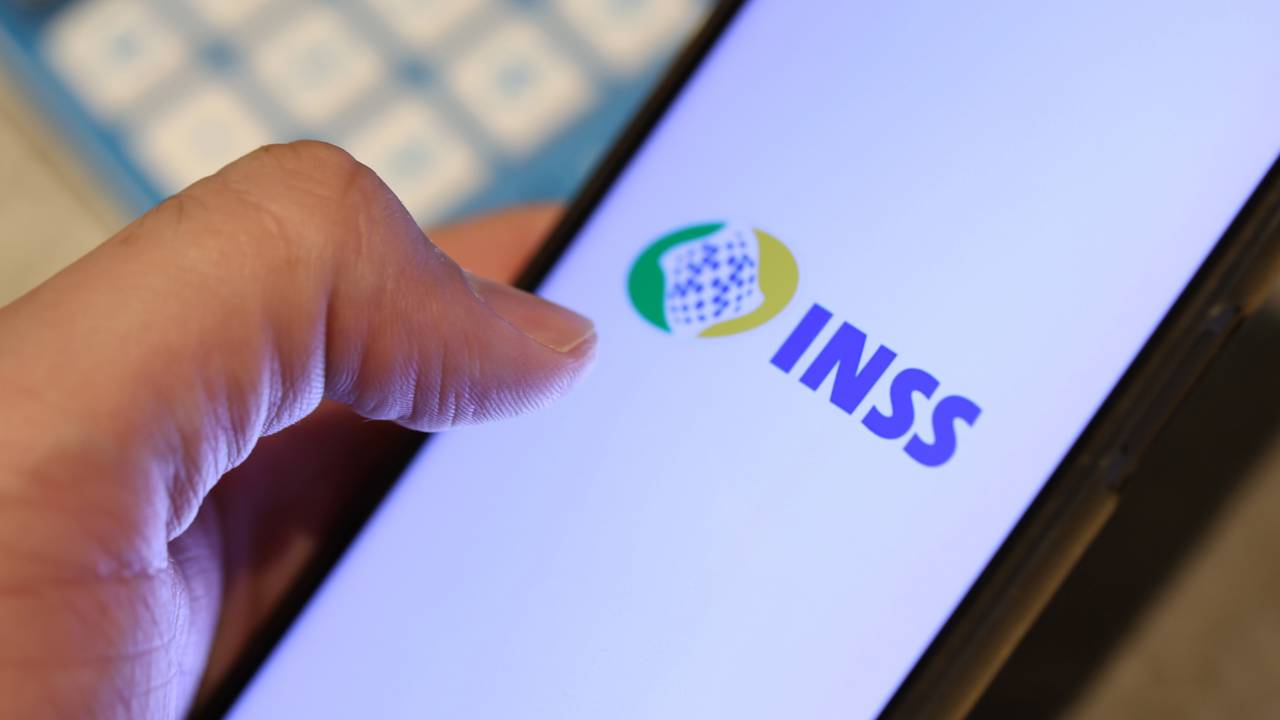 Aposentados que recebem acima do mínimo passam o Réveillon sem pagamento do INSS