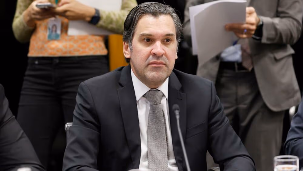 Comissão aprova relatório preliminar do Orçamento com R$ 4 bi para fundo eleitoral