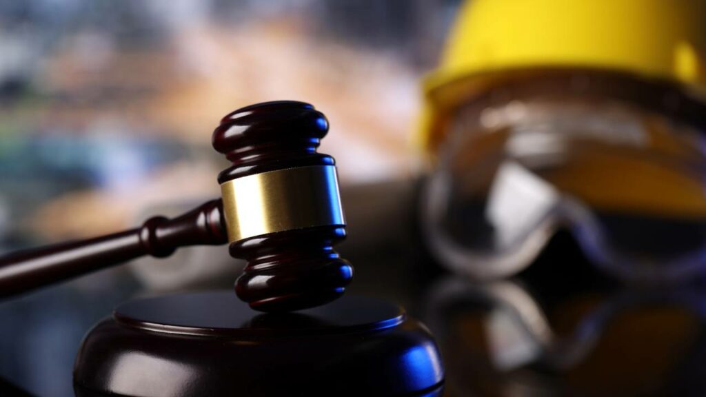 Mulher é demitida por criticar a própria empresa no TikTok