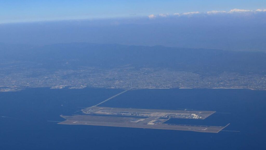 Como o aeroporto bilionário do Japão virou bomba-relógio sob o mar