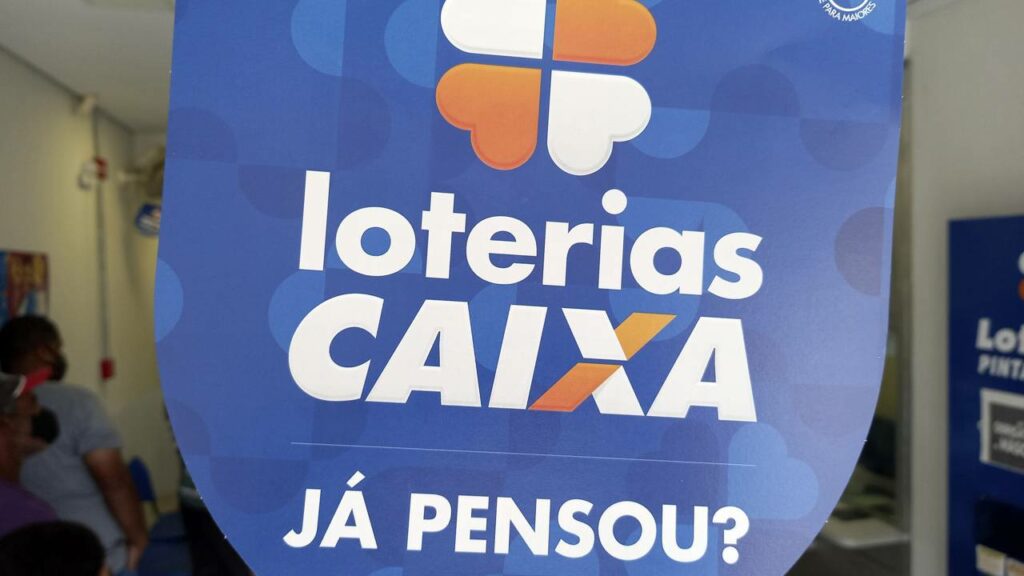 Aposta deve ser feita apenas pelo app oficial das loterias caixa ou em lotéricas credenciadas - Créditos: depositphotos.com / sidneydealmeida