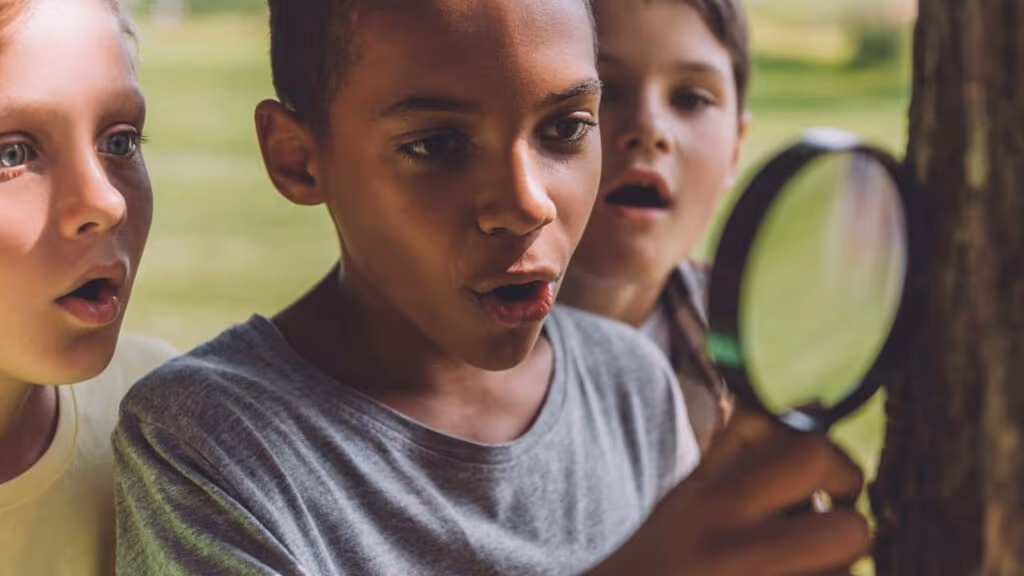 O que acontece quando você aumenta uma peça comum até ver seus átomos