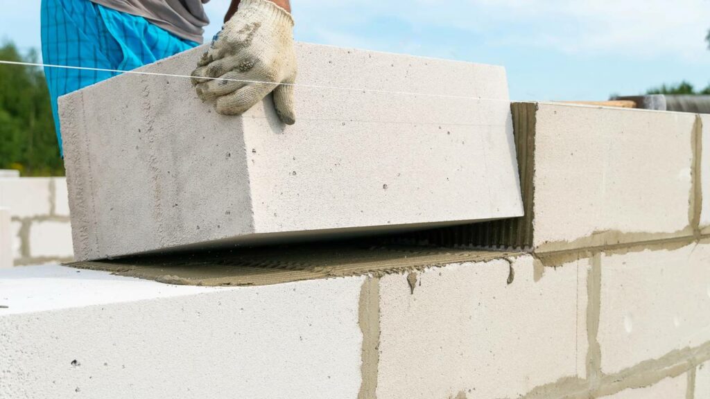 O custo com materiais pode aumentar conforme o andamento da obra - Créditos: depositphotos.com / erik3804