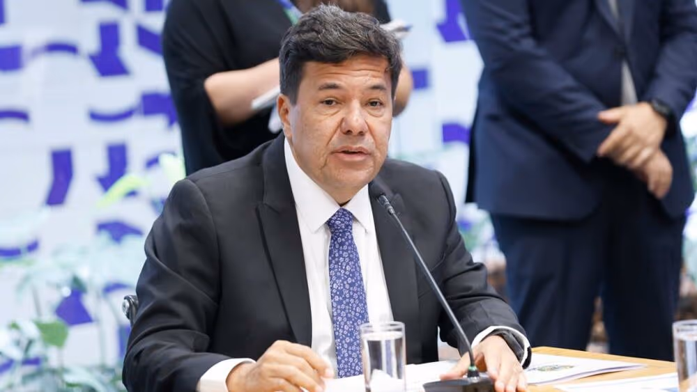 PEC da Segurança: Mendonça Filho lê parecer e votação é adiada