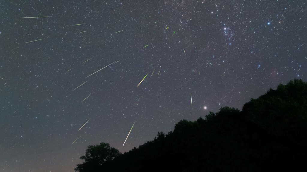 A chuva de meteoros tem origem de um asteroide que deixou fragmentos por onde passou - Créditos: depositphotos.com / MajoChudy