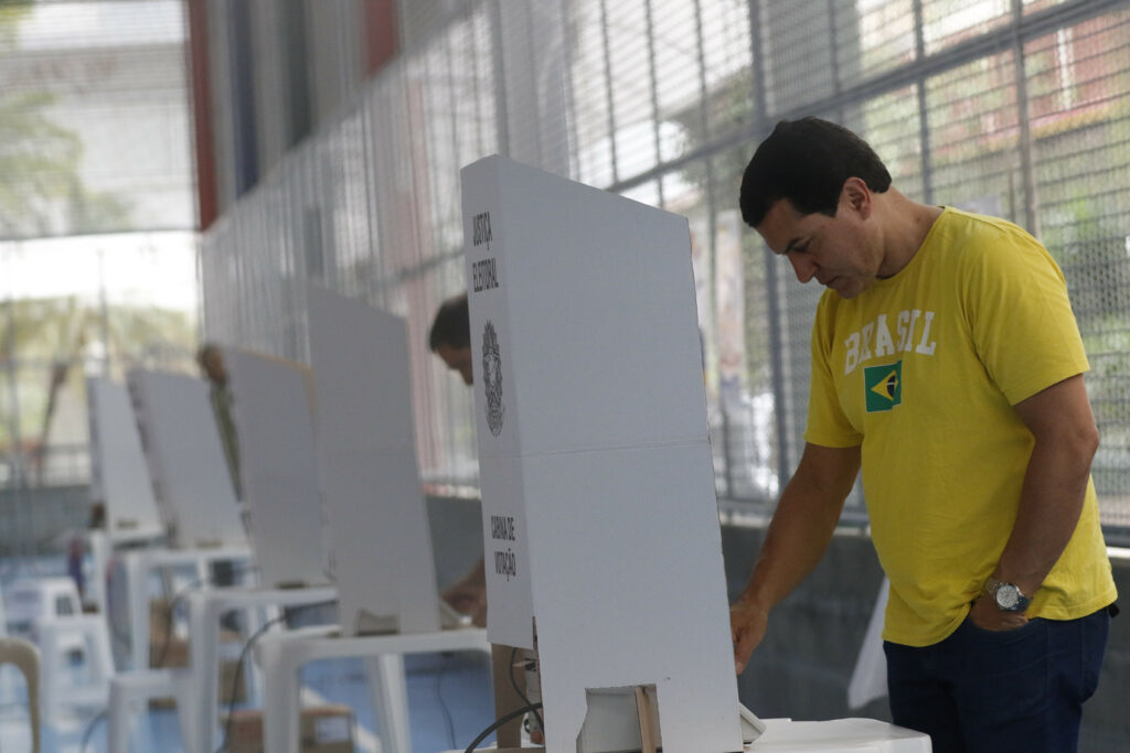 Datafolha: brasileiros não se arrependem do voto para presidente em 2022