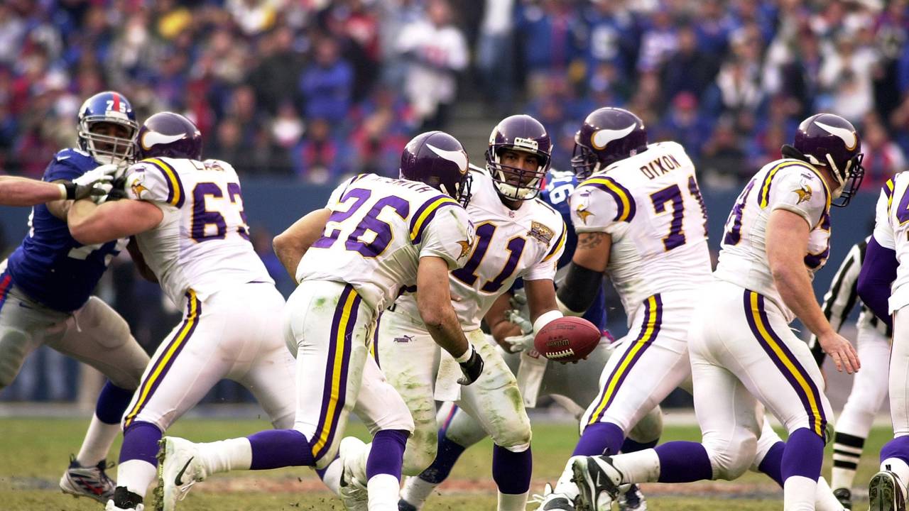 Avião com time de futebol faz pouso de emergência logo após decolar