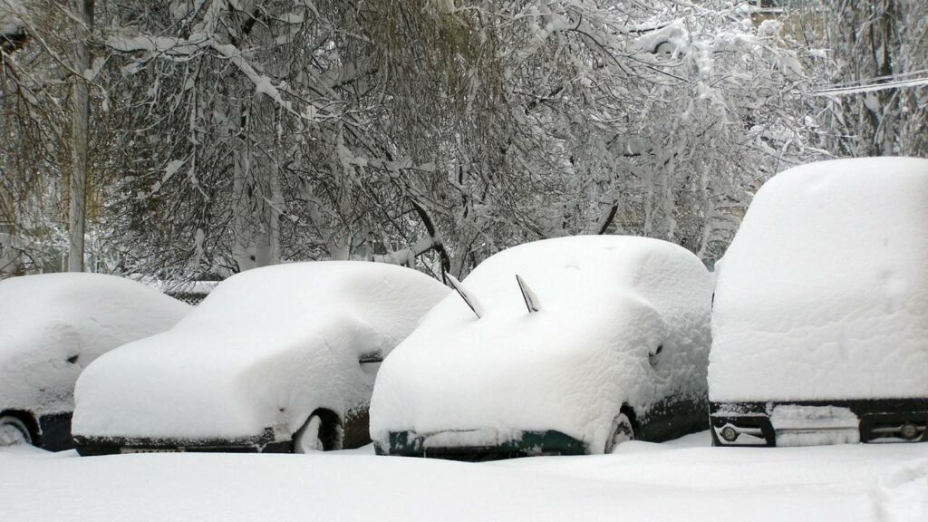 Neve, fogo e caos na Kan-etsu em mega acidente que parou o norte de Tóquio