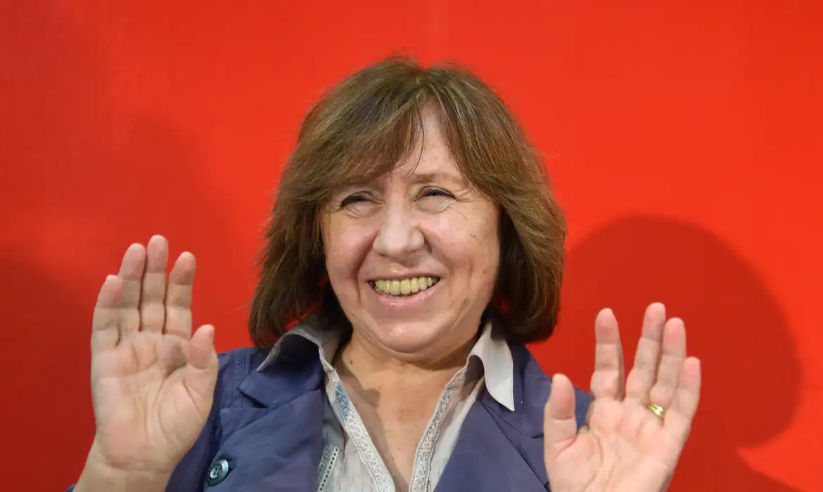 Svetlana Alexievich, Nobel de Literatura, faz a “crônica do futuro”