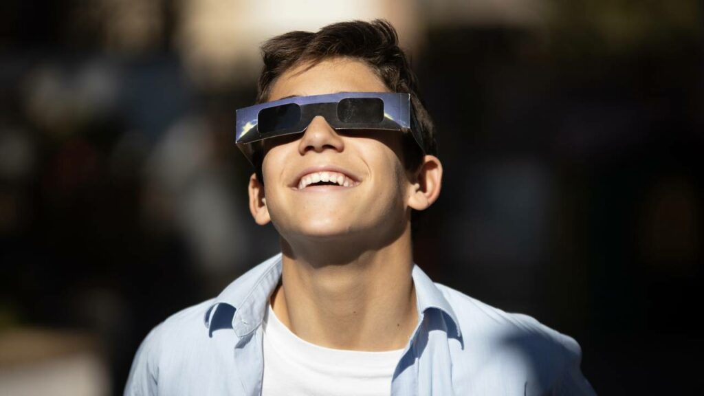 Cuidados especiais devem ser tomados ao assistir ao eclipse - Créditos: depositphotos.com / nachoroca