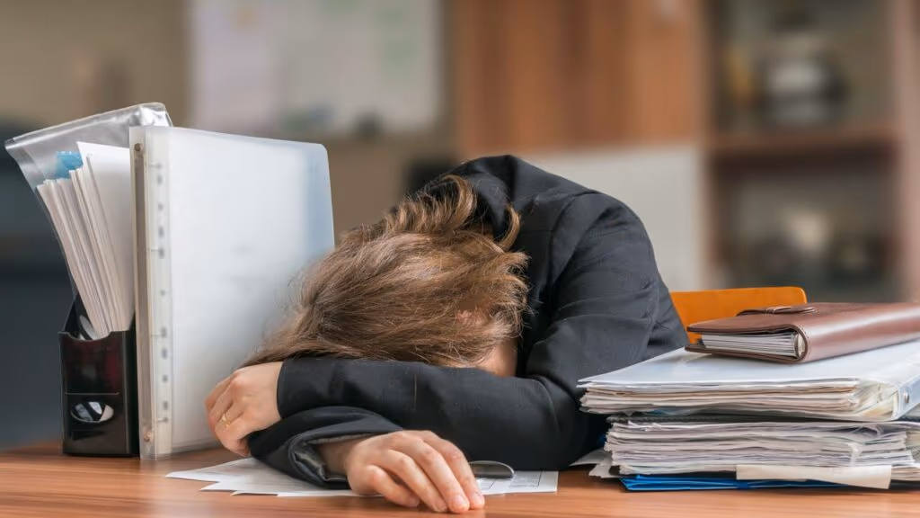 Estudo expõe o lado sombrio de quem só faz o mínimo no trabalho