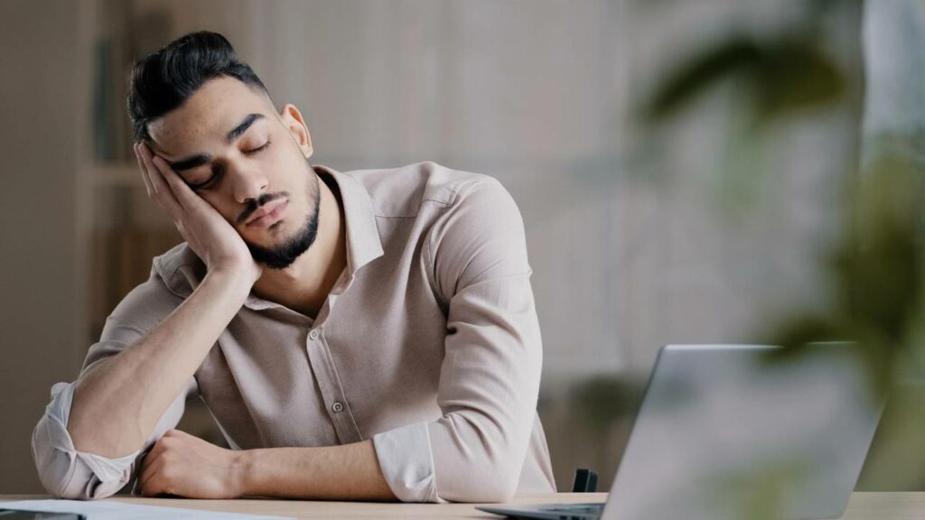 Estudo expõe o lado sombrio de quem só faz o mínimo no trabalho