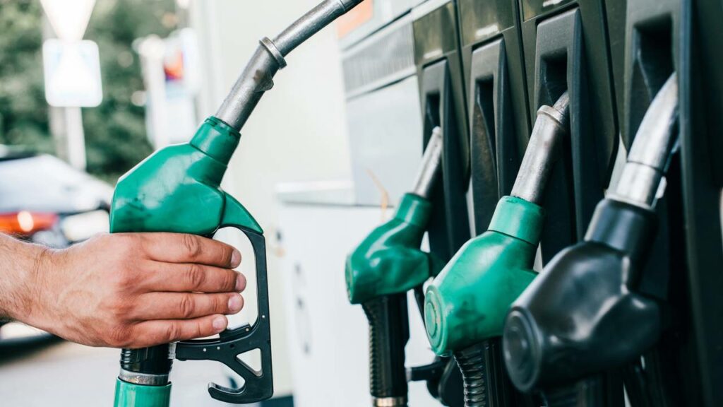 Gasolina comum ou aditivada: Vale mesmo pagar mais no abastecimento diário