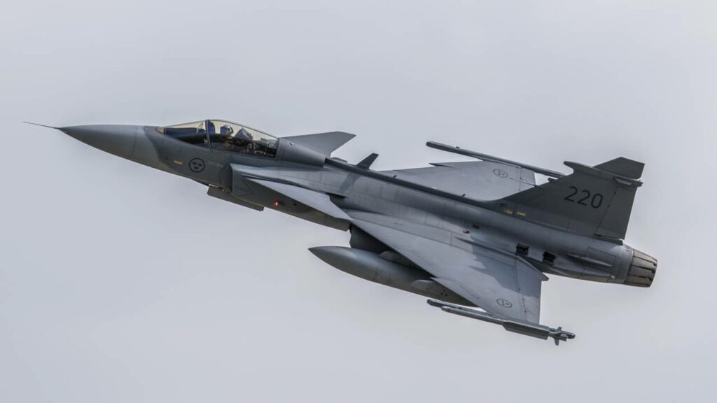 Caças F-39E Gripen atingem capacidade total e elevam a defesa aérea do Brasil