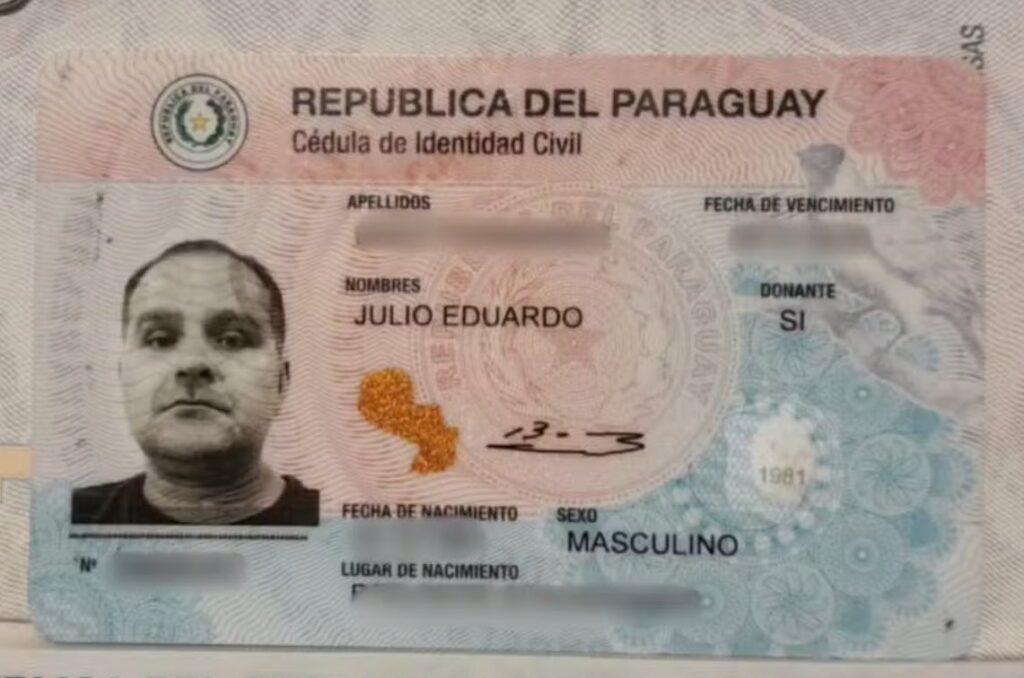 Os detalhes do passaporte falso apreendido com Silvinei Vasques