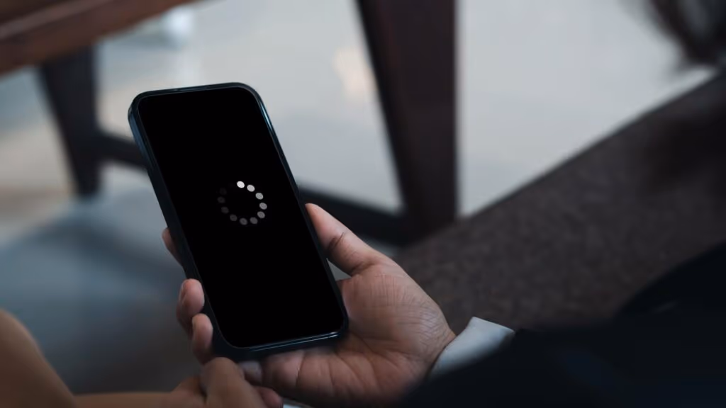 O erro silencioso que deixa seu celular lento com o passar do tempo