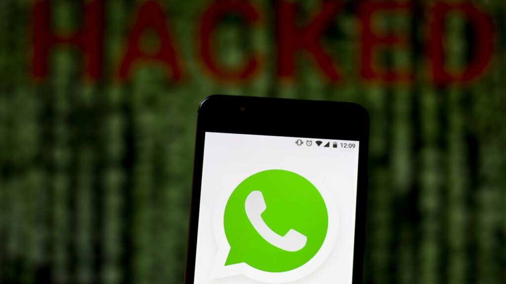 Celular abrindo e fechando aplicativos sozinho pode ser um sinal de infecção - Créditos: depositphotos.com / rafapress