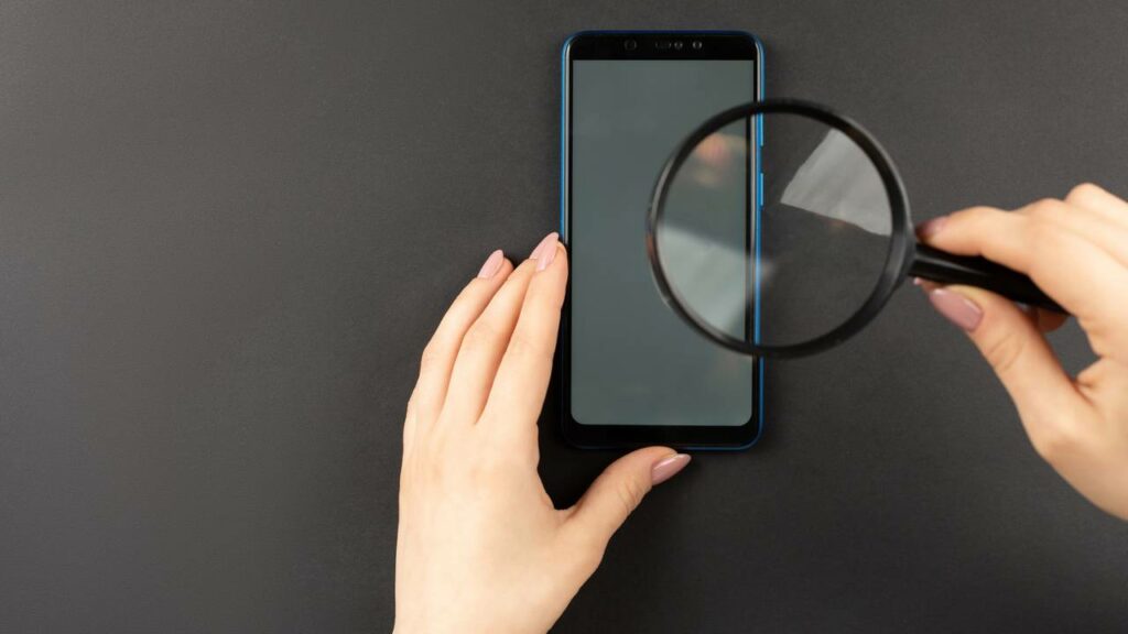 4 sinais de que seu celular pode estar sendo espionad