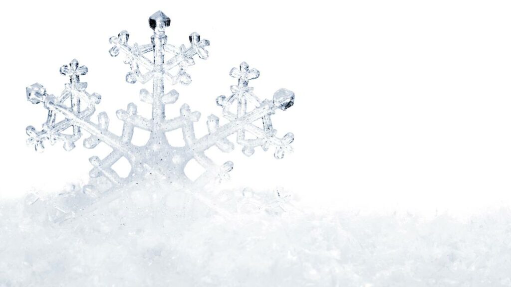 Cientista cria flocos de neve perfeitos dentro de um laboratório gelado