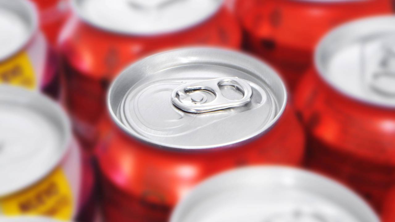 Experimentaram tirar a cor do refrigerante e funcionou melhor que o esperado