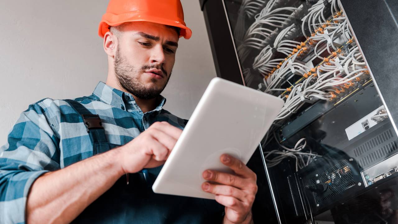 Quem escolhe essas carreiras técnicas entra mais rápido e ganha melhor