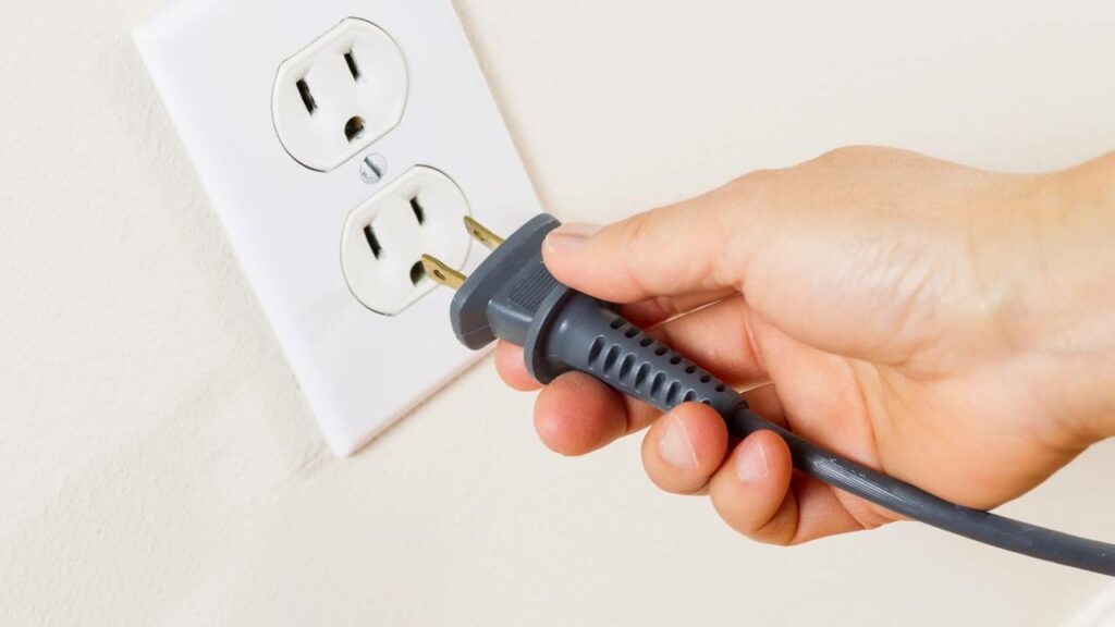 Tomadas podem superaquecer se utilizadas com equipamentos muito exigentes em relação a energia - Créditos: depositphotos.com / tab62