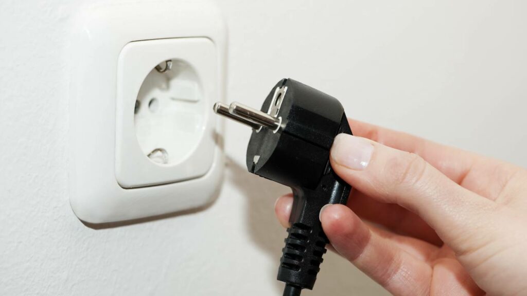 Desligar a geladeira à noite economiza energia ou pode causar mais prejuízo do que economia?