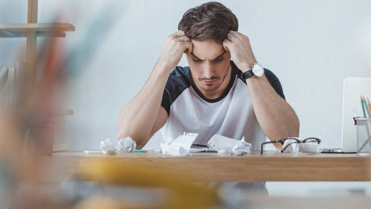 Você precisa aprender a vencer o medo de desagradar os outros