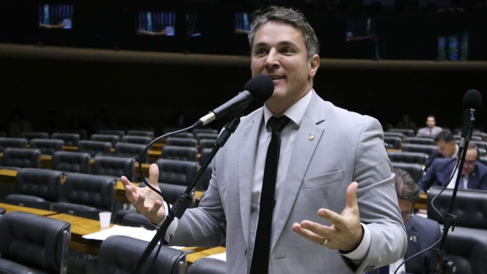 “É inadmissível que um ministro legisle”, diz Zucco sobre Gilmar Mendes