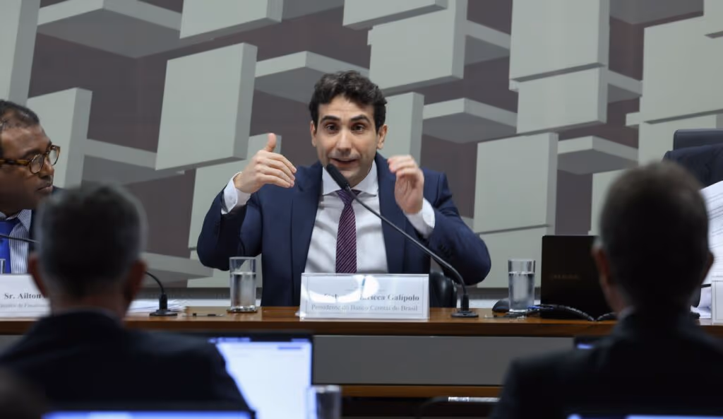 Crusoé: Ataques contra BC e Febraban foram orquestrados?