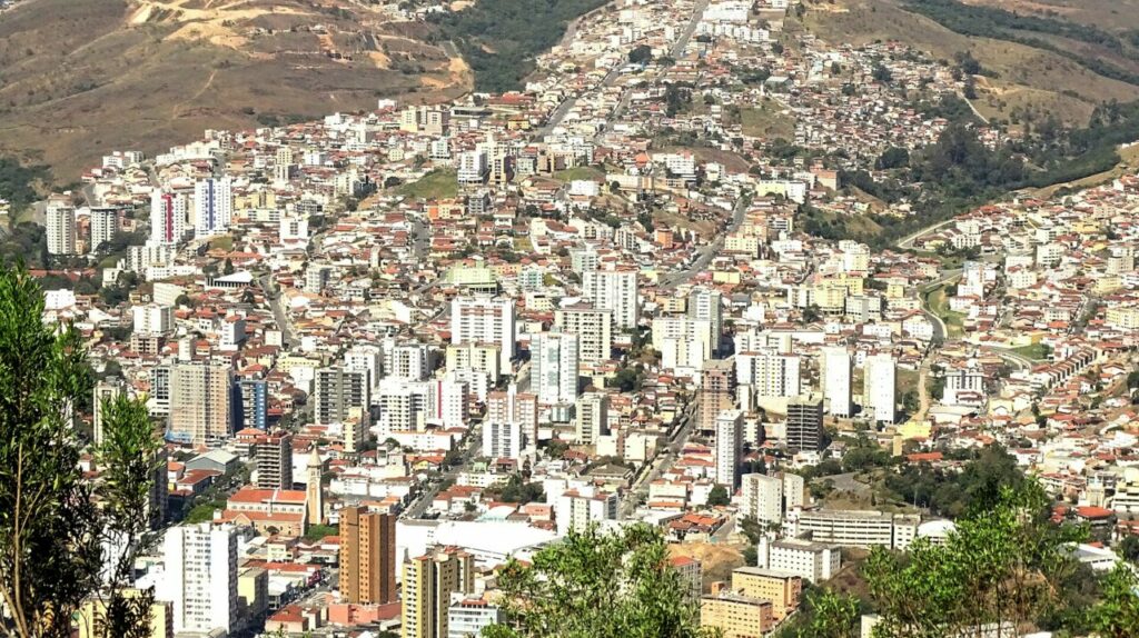 Poços de Caldas fica em Minas Gerais, conhecida por sua tranquilidade e climas amenos - Por Marcos Cardoso Jr / Wikimedia Commons