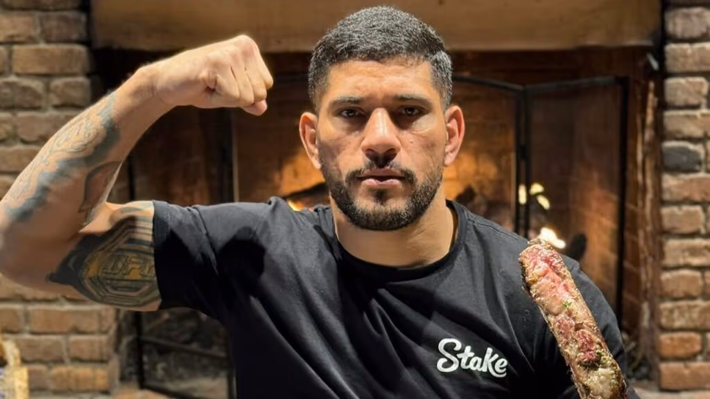 Alex Poatan anuncia separação de Tracy Cortez