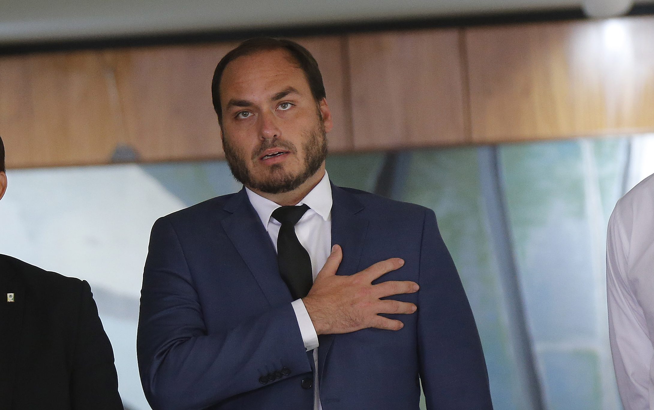 Crusoé: Carluxo se junta a Nikolas em peregrinação rumo a Brasília