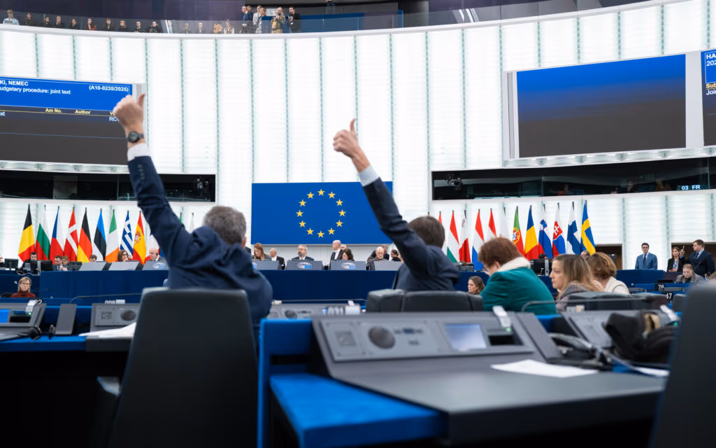 Crusoé: Parlamento Europeu decide congelar acordo comercial com EUA