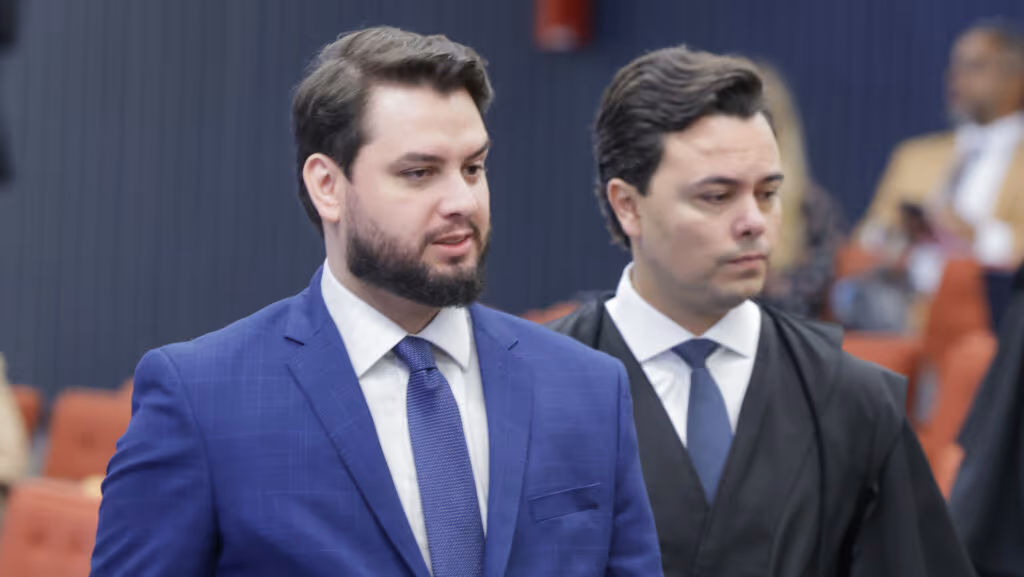 Último acesso a conta de Filipe Martins no LinkedIn foi em 2024, diz defesa